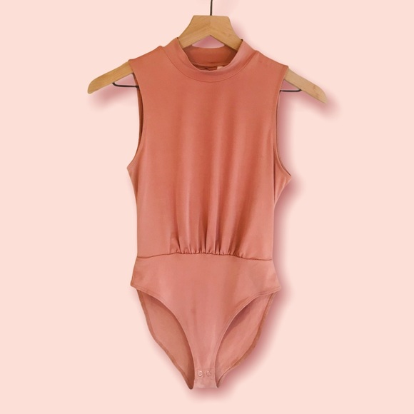 Forever 21 Sleeveless Bodysuit Top Salmon Color Cut Out Back High Neck Size S - Picture 3 of 8